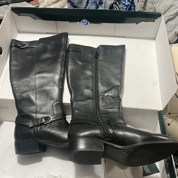 7.5 woman only wear them twice - Picture 3 of 3